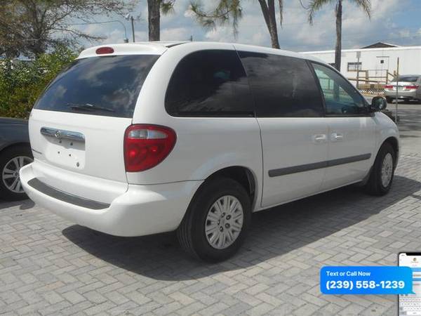2007 Chrysler Town Country Minivan - Lowest Miles / Cleanest Cars In F for sale in Fort Myers, FL – photo 4