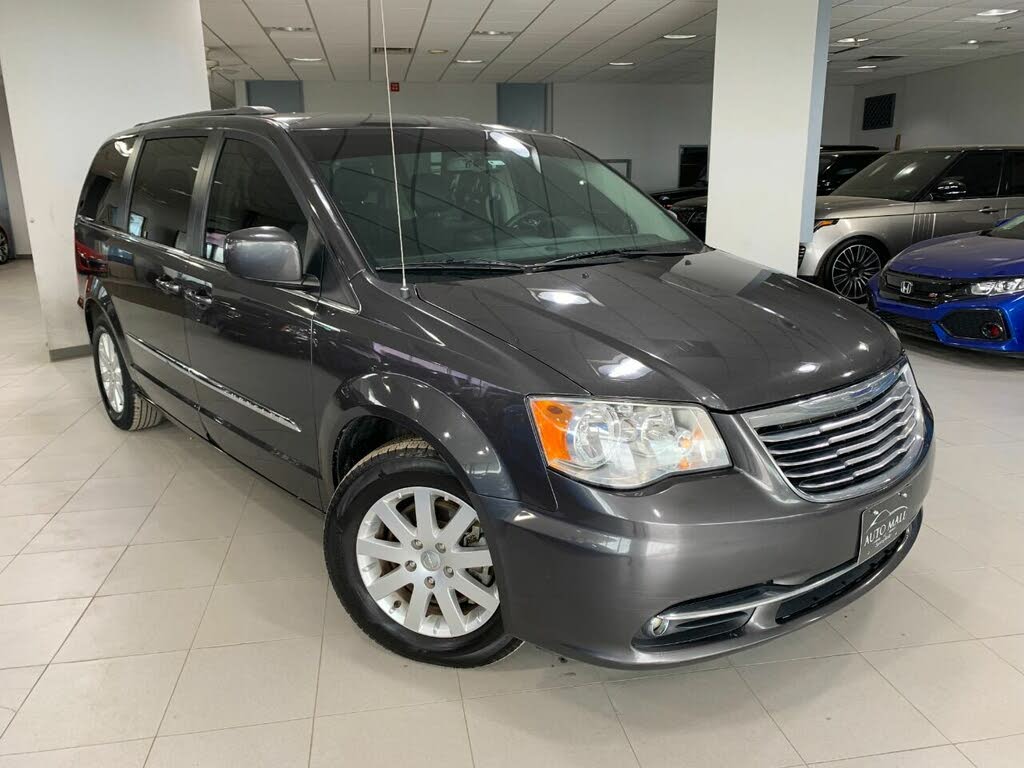 2015 Chrysler Town & Country Touring FWD for sale in Springfield, IL