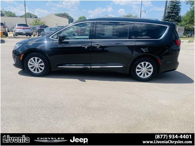 2020 Chrysler Pacifica Touring-L for sale in Livonia, MI – photo 10
