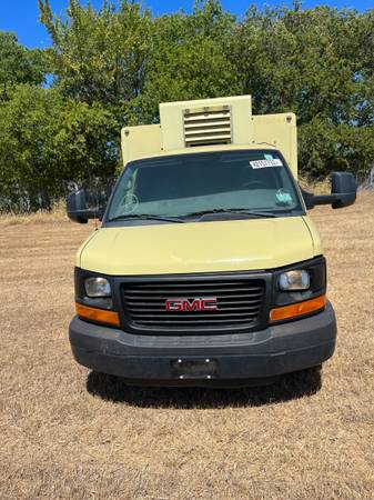 2013 GMC 4500 REEFER VAN - - by dealer - vehicle for sale in Kennedale, TX – photo 11