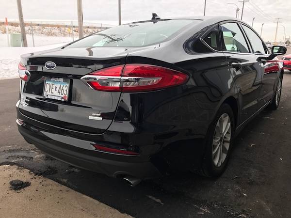 2019 Ford Fusion SE 10Kmiles - cars & trucks - by dealer - vehicle... for sale in Rogers, MN – photo 3
