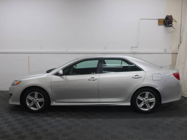 2012 Toyota Camry SE Leather New Tires Bluetooth 35 mpg - Warranty for sale in Hastings, MI – photo 2