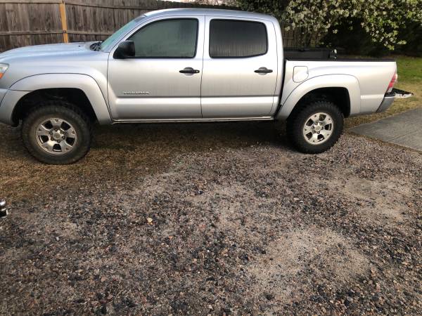 2011 Toyota Tacoma V6 4x4 Crew - cars & trucks - by owner - vehicle... for sale in Fuquay-Varina, NC – photo 5