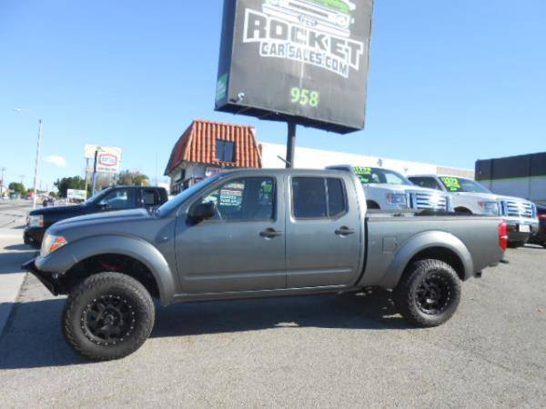 2007 Nissan Frontier SE 4dr Crew Cab 6 1 ft SB (4L V6 5A) TAX for sale in Covina, CA