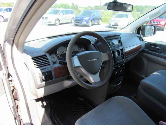 2008 Chrysler Town & Country LX for sale in Oostburg, WI – photo 11