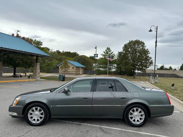 2008 Cadillac DTS ( LOW MILES ) - - by dealer for sale in Shawnee, MO – photo 2