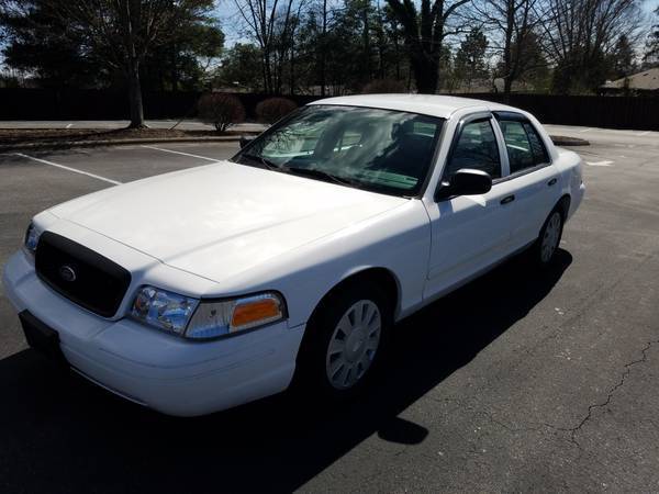 2006 Ford Crown Victoria-4.6L V8-A/T-170 k Mi-One Owner-Good Condition for sale in Candler, NC – photo 2