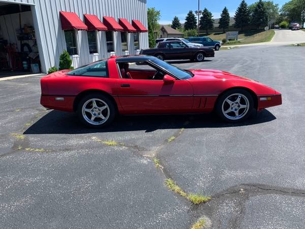 1986 Chevrolet Chevy Corvette Base Excellent Used Car For Sale for sale in Sheboygan Falls, WI – photo 3