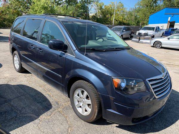2009 Chrysler Town Country Touring - Guaranteed Approval-Drive Away To for sale in Oregon, OH