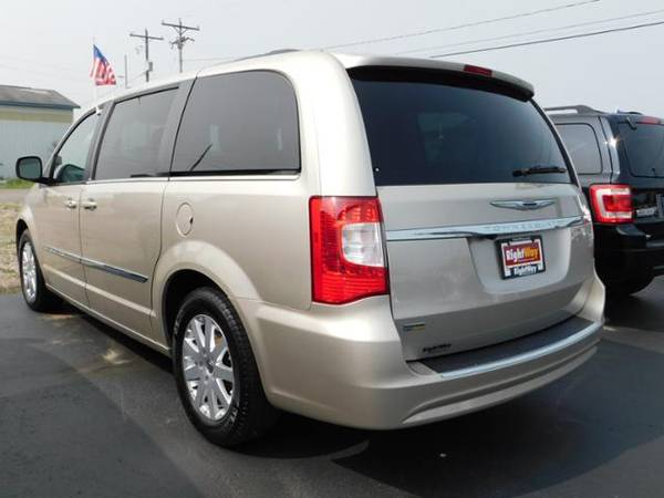 2014 Chrysler Town & Country for sale in Grawn, MI – photo 4