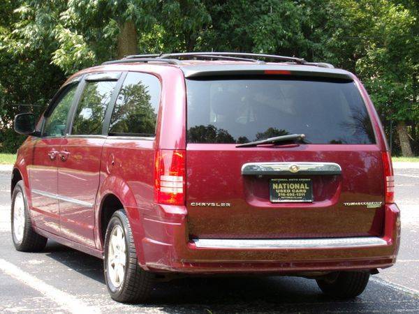 2009 Chrysler Town Country Touring for sale in Madison , OH – photo 12