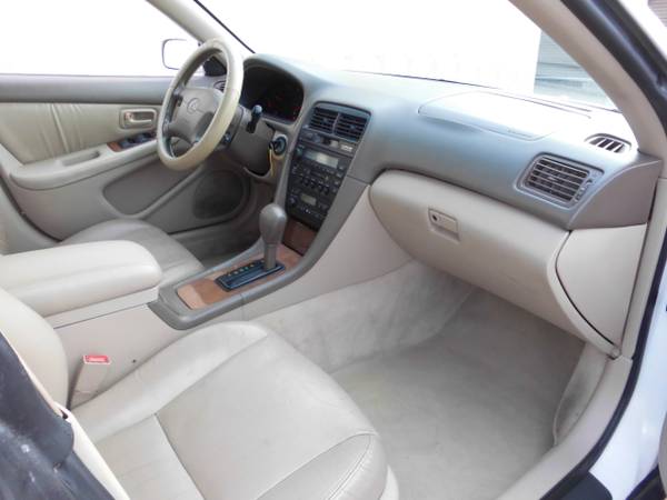 1999 Lexus ES 300 Base - - by dealer - vehicle for sale in Wilmington, OH – photo 11