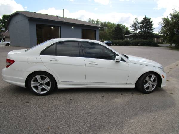 2011 mercedes benz c300 4matic - - by dealer - vehicle for sale in Montrose, MN – photo 2
