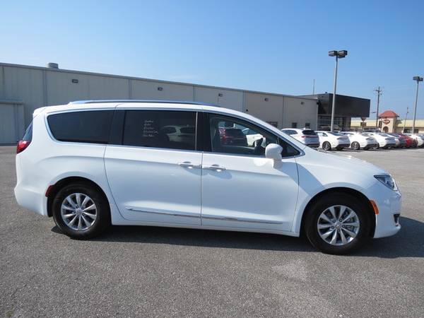 2018 Chrysler Pacifica Bright White Clearcoat PRICED TO SELL! for sale in Pensacola, FL – photo 2