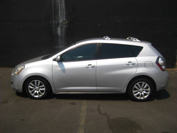 2009 Pontiac Vibe Sport Wagon (Super Clean, AWD, Runs Great) - cars & for sale in Medford, OR