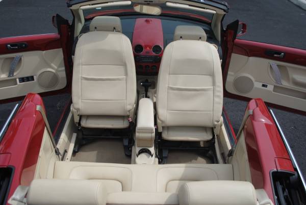 2008 VOLKSWAGEN NEW BEETLE CONVERTIBLE, 2.5L 4Cyl, CLEAN for sale in west park, FL – photo 15