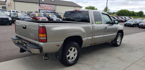 LEATHER 2002 GMC Sierra 1500 Ext Cab 143.5" WB AWD Denali for sale in Chesaning, MI – photo 3