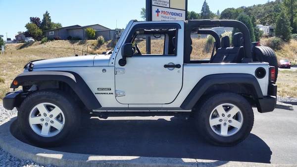 2011 Jeep Wrangler Sport 4WD HardTop Manual with Low Miles One Owner for sale in Ashland, OR – photo 11