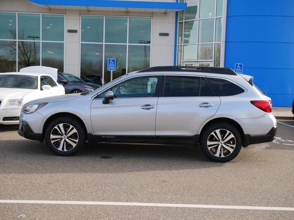 2018 Subaru Outback Limited - - by dealer - vehicle for sale in VADNAIS HEIGHTS, MN – photo 9