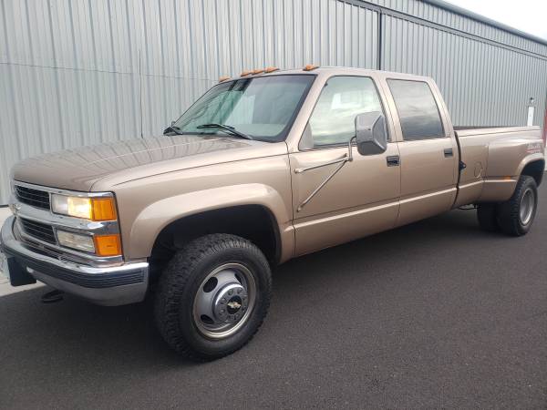 Chevrolet 1 Ton 4x4 Crew Cab Dually Very Low Miles - cars & trucks -... for sale in Bend, OR – photo 8