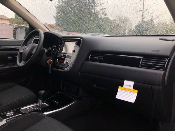 2019 Mitsubishi Outlander 4x4 4WD ES SUV for sale in Milwaukie, WA – photo 12