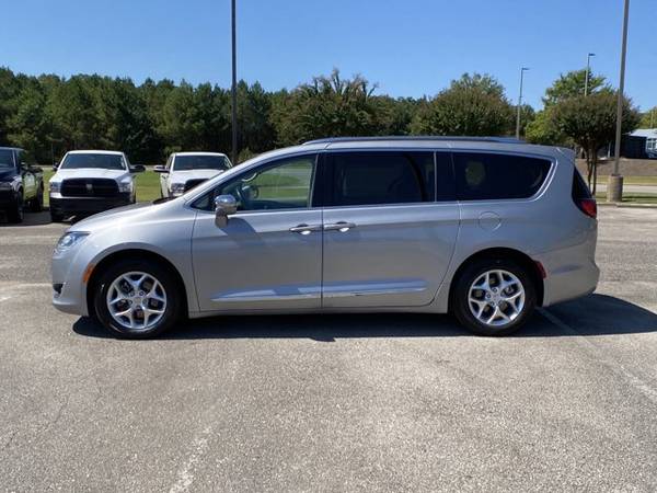Used 2020 Chrysler Pacifica FWD Mini-van, Passenger Limited - cars & for sale in Birmingham, AL – photo 4