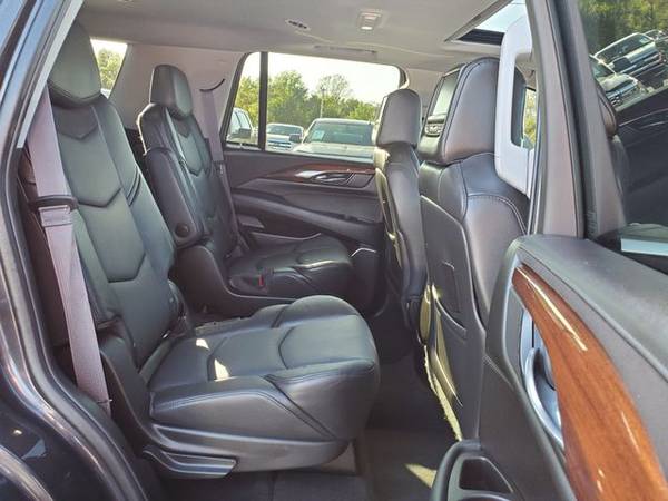 2015 Cadillac Escalade 4WD Luxury Sport Utility 4D Trades Welcome Fina for sale in Harrisonville, MO – photo 5
