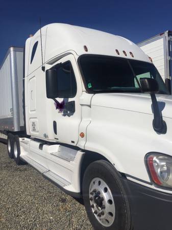 2011 Freightliner Cascadia for sale in Yuba City, CA – photo 2