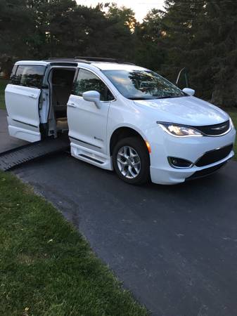 2017 Handicap Wheelchair Van, Chrysler Pacifica Touring-L - cars & for sale in Oxford, MI – photo 7