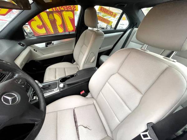 2009 Mercedes-Benz C300 6 CYLINDER FULLY LOADED EXTRA CLEAN SUN ROO for sale in BLOOMINGTON, CA – photo 12