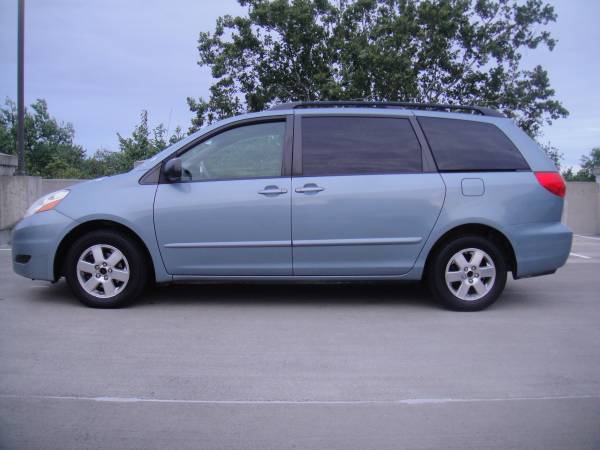 2009 TOYOTA SIENNA LE for sale in Arlington, District Of Columbia – photo 2