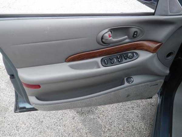 2000 Buick LeSabre Custom. We Can Help You Drive Today! Si Habla!! for sale in WAUKEGAN, IL – photo 11