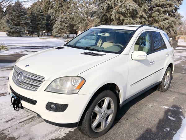 Nice Mercedes Benz ML350 SUV white 2008 for sale in Minneapolis, MN