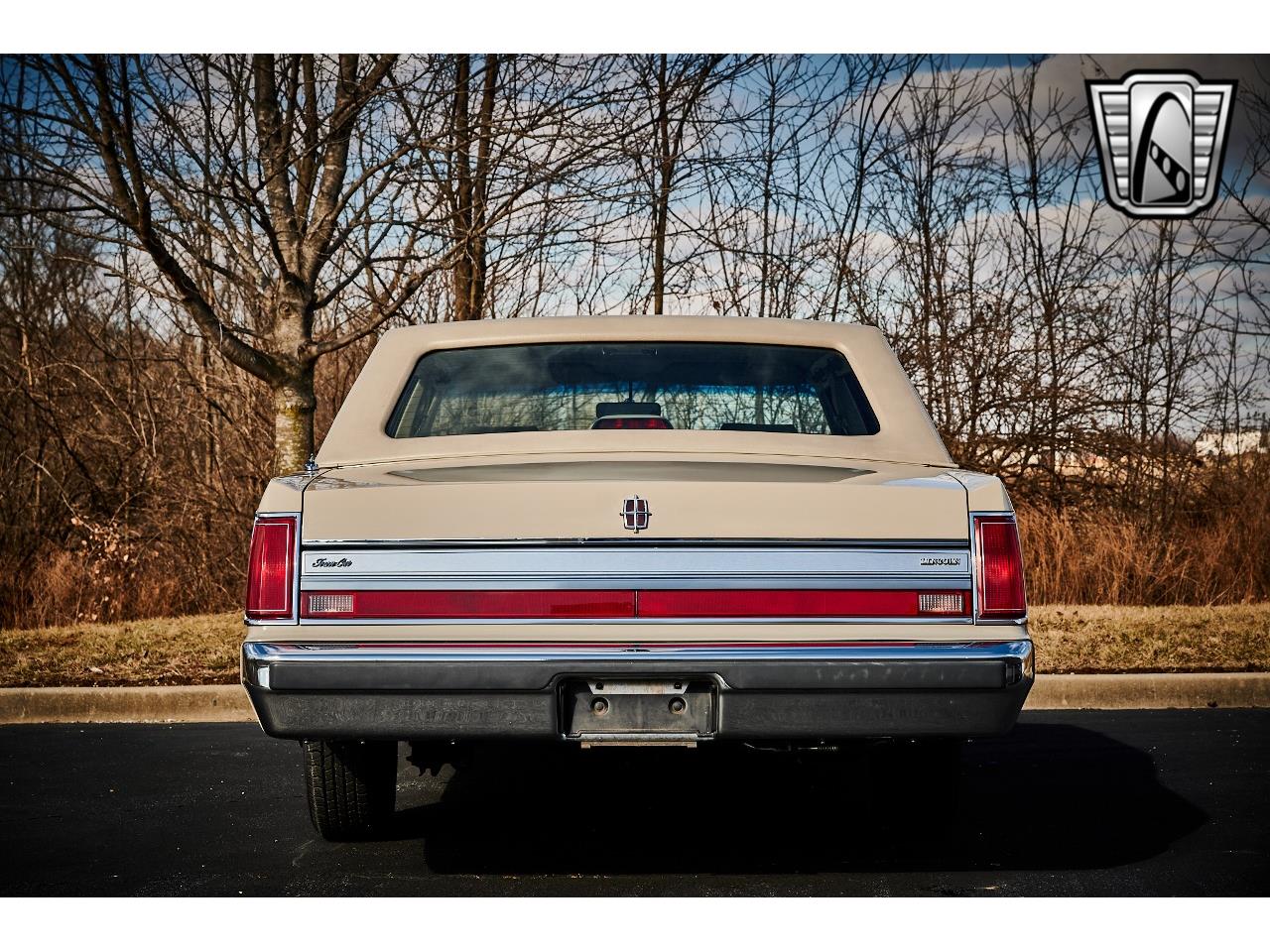 1988 Lincoln Town Car for sale in O'Fallon, IL – photo 36