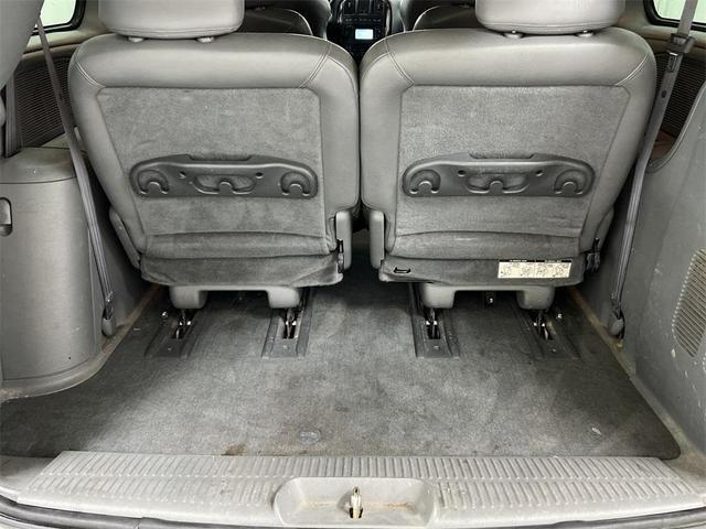 2004 Chrysler Town & Country Limited for sale in Paris , KY – photo 21