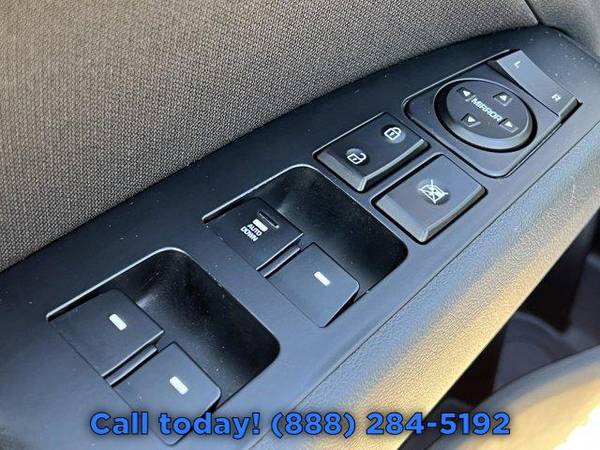 2020 Hyundai Elantra SEL Sedan - - by dealer - vehicle for sale in Jericho, NY – photo 16