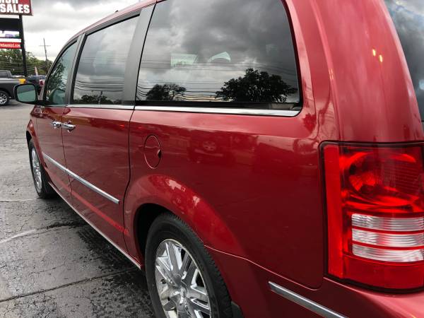Clean! 2008 Chrysler Town & Country! Guaranteed Fiinance! for sale in Ortonville, MI – photo 10