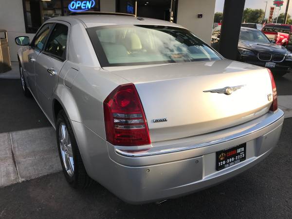 2006 Chrysler 300 C AWD 75K Excellent Condition Clean Title for sale in Englewood, CO – photo 9