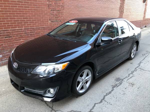2014 Toyota Camry SE Clean loaded warranty included for sale in Chicago, IL