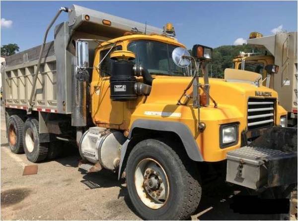 2003 Mack RD688S T/A Dump Truck - cars & trucks - by owner - vehicle... for sale in Bronx, NY – photo 6