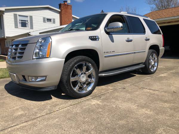 2008 Cadillac Escalade AWD loaded nice for sale in Williamstown, WV – photo 2