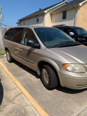 2006 Chrysler town and country van for sale in Independence, LA