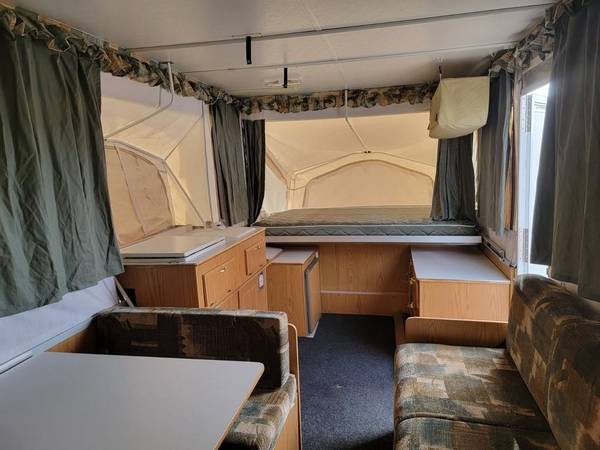 2003 FLAGSTAFF 822 Off road fridge dinette heater sink Call for in for sale in Wheat Ridge, CO – photo 9