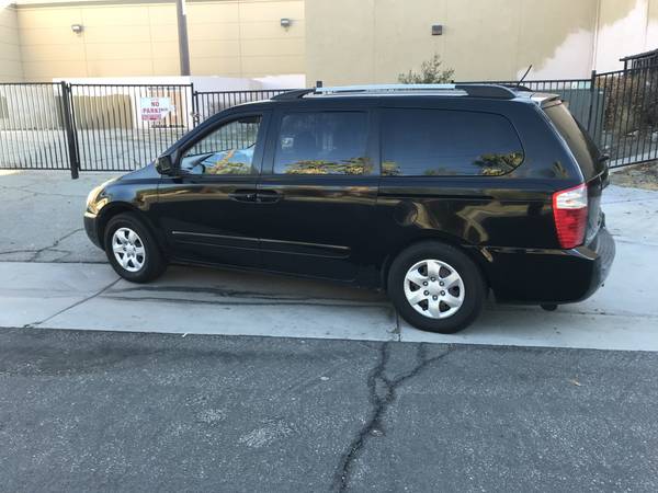 2009 Kia Sedona - cars & trucks - by owner - vehicle automotive sale for sale in Cathedral City, CA – photo 4