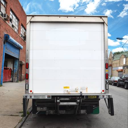 *2016 ISUZU NPR 16' Body - *ATTENTION* THIS WEEK ONLY!! PRICE for sale in Mount Vernon, NY – photo 5