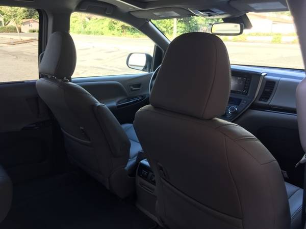2019 Toyota Sienna XLE WITH THIRD ROW SEATING #53629 for sale in Grants Pass, OR – photo 18