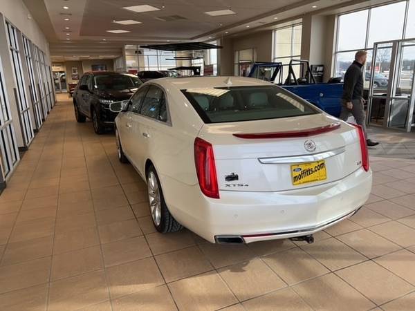 2013 Cadillac XTS Platinum - - by dealer - vehicle for sale in Boone, IA – photo 8