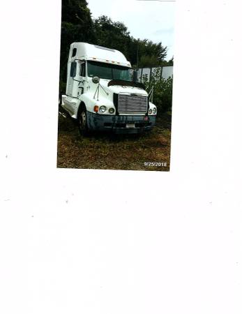 TRA CTOR (FREIGHTLINER)2000 FLC 120 CONDO for sale in Worcester, MA – photo 4