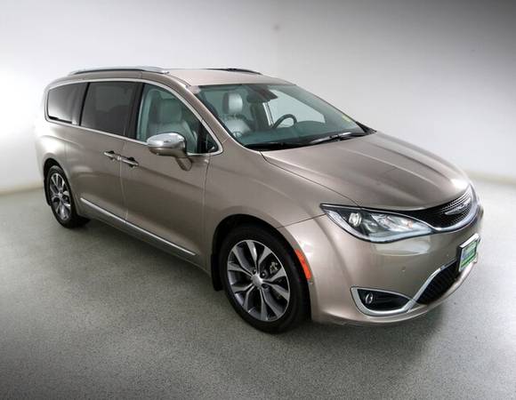 🔥SALE🔥 2017 Chrysler Pacifica Limited Minivan � for sale in Olympia, WA – photo 3