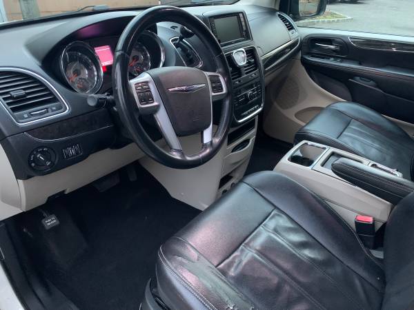 2013 Chrysler Town & Country for sale in North Babylon, NY – photo 7